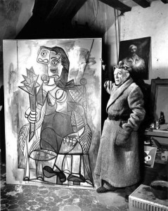 pablo-picacco-in-his-atelier-with-his-picture-1942